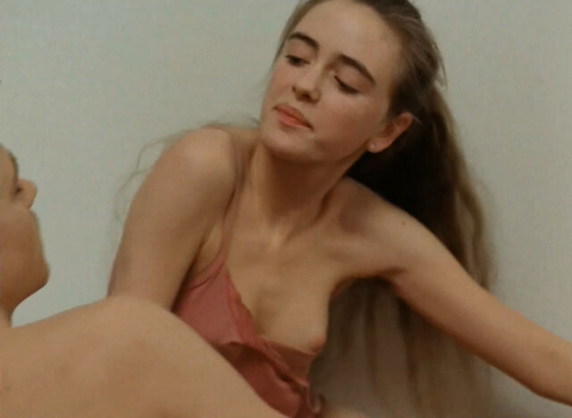 Barbara Sommer nude - Das Madchen aus dem Fahrstuhl (1990)