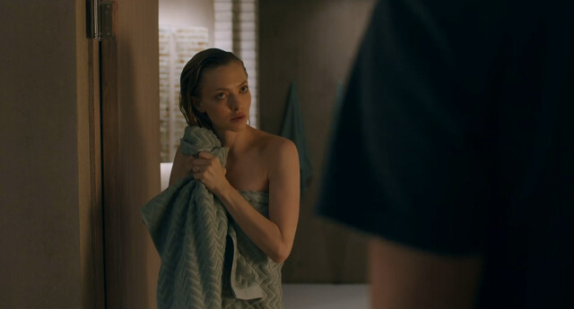 Amanda Seyfried sexy - You Should Have Left (2020)