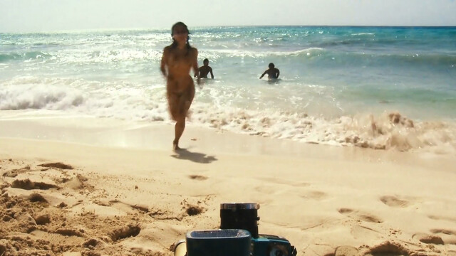 Damayanti Quintanar nude - Atmosfera (2010)