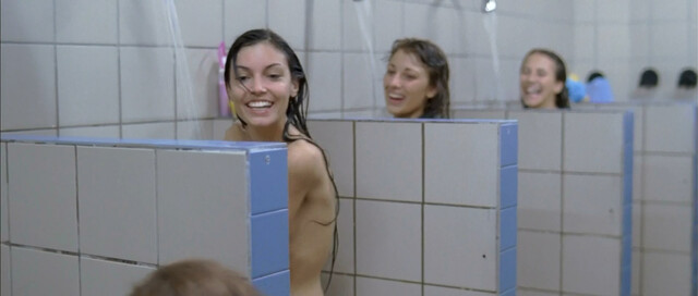 Michelle Carpente nude, Veronica Logan nude, Michela Quattrociocche sexy - Scusa ma ti chiamo amore (2008)