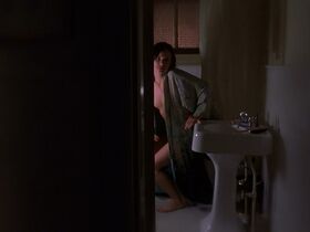 Juliette Lewis nude - The 4th Floor (1999)