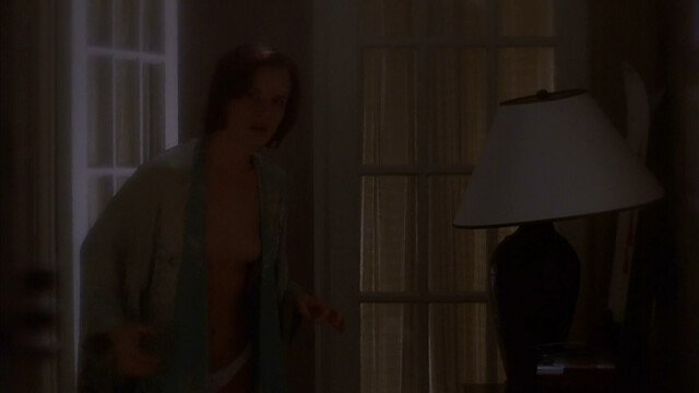 Juliette Lewis nude - The 4th Floor (1999)