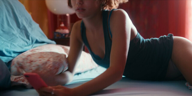 Rebecca Coco Edogamhe sexy, Amanda Campana sexy - Summertime s01e08 (2020)