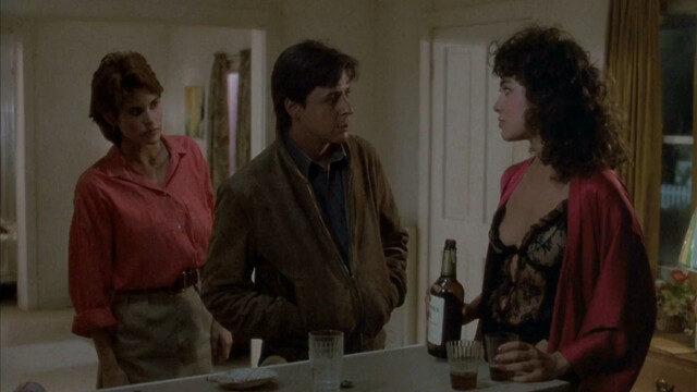 Ally Sheedy nude, Julie Carmen sexy - Blue City (1986)