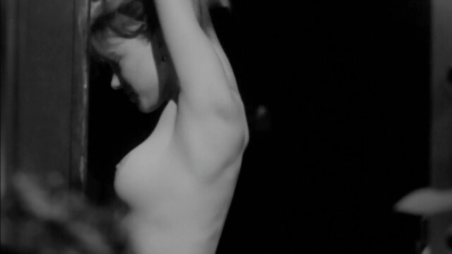 Lea Seydoux nude - Petit tailleur (2010)
