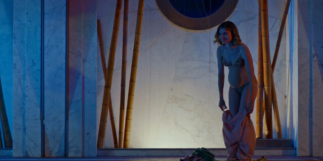 Vittoria Puccini sexy, Benedetta Porcaroli sexy - 18 Presents (2020)