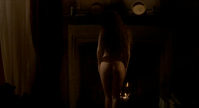 Polly Walker nude - Robinson Crusoe (1997)