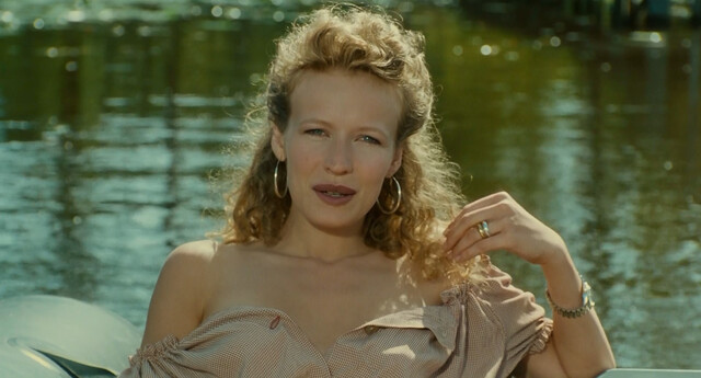Sophie Broustal nude - Cache Cash (1994)