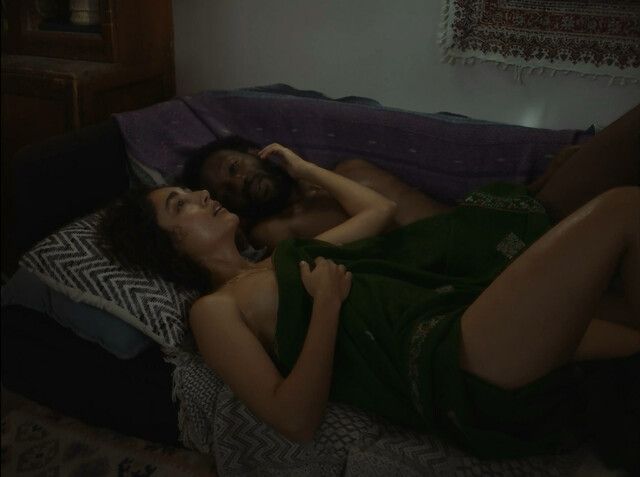 Golshifteh Farahani nude - L'angle mort (2019)