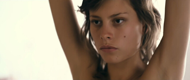 Tatiana de Leon sexy - La promesa (2011)