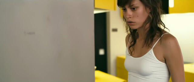 Tatiana de Leon sexy - La promesa (2011)