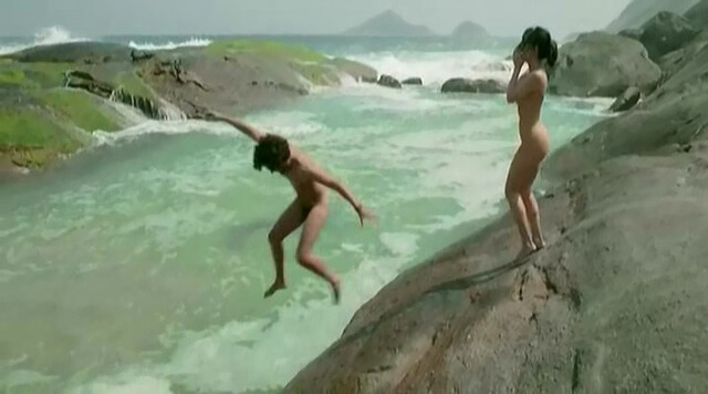 Fernanda Vasconcellos nude, Priscila Steinman sexy - Pequeno Dicionario Amoroso 2 (2015)