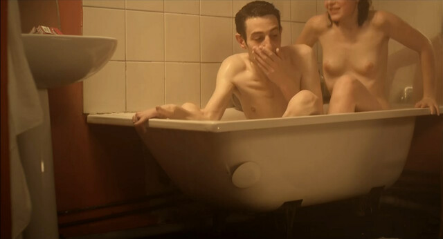 Salome Richard nude - Les navets blancs empechent de dormir (2011)