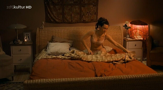Idil Uner sexy – Saniyes Lust (2003)