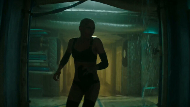 Kristen Stewart sexy, Jessica Henwick sexy - Underwater (2020)