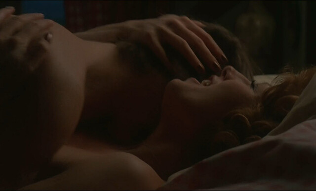 Joan Collins nude, Annie Ross nude - Alfie Darling (1975)