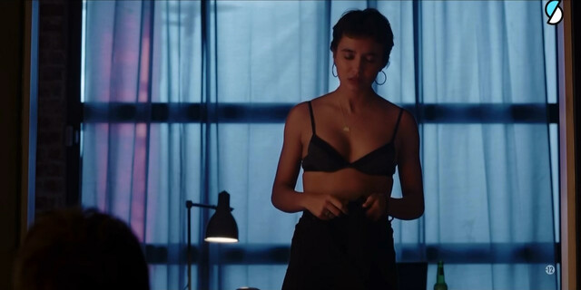 Carmen Kassowitz sexy - Stalk s01 (2020)