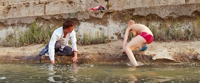 Natalya Naumova nude - Na oschup (2010)