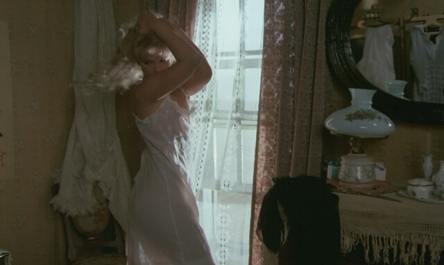 Aleksandra Yakovleva-Aasmyae nude - Chelovek s bulvara Kaputsinov (1987)