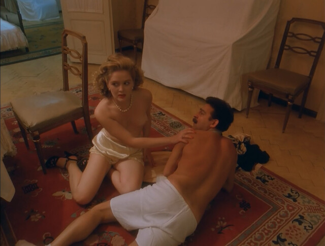 Irina Sabanova nude, Irena Dubrovskaya nude, Tatyana Chepikova nude - Malenkiy gigant bolshogo seksa (1992)