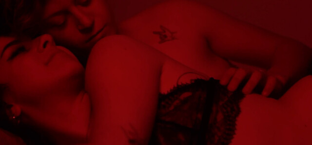Juliette Louvenin sexy - Mon Eden (2020)