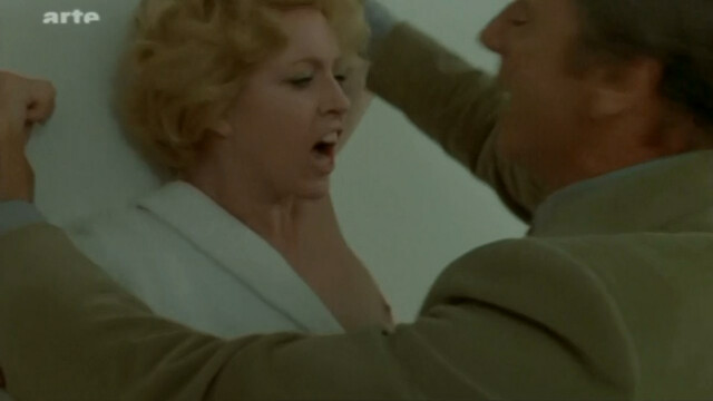 Carole Laure nude, Marie Dubois nude - La menace (1977)
