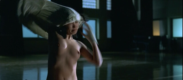 So-Ri Moon nude - A good lawyer's wife (2003)