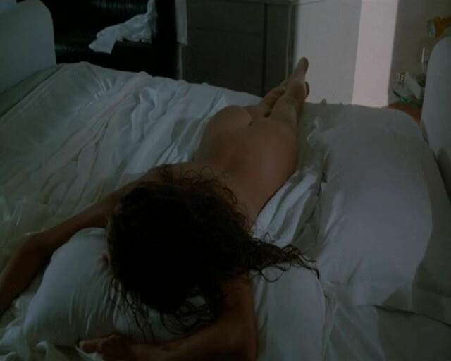Eleonora Brigliadori nude - Rimini Rimini (1987)