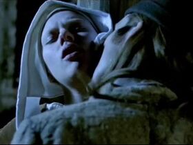 Scarlett Johansson sexy - Girl with a Pearl Earring (2003)