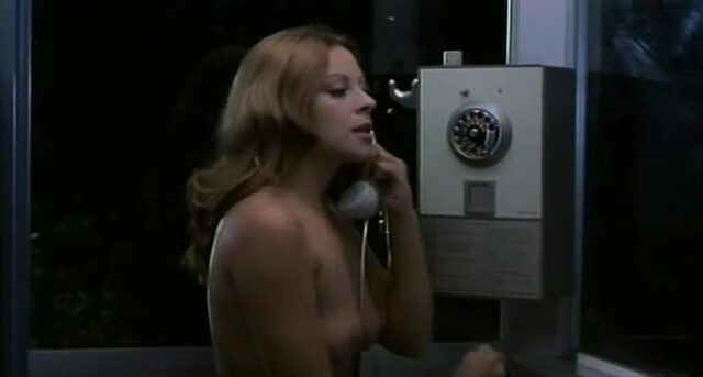 Maria Luisa San Jose nude - Más fina que las gallinas (1977)