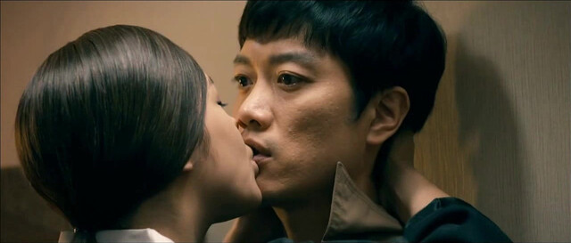 Park Si-yeon nude, Yoon-Jae nude - The Scent (2012)