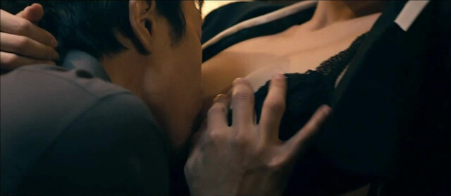 Park Si-yeon nude, Yoon-Jae nude - The Scent (2012)