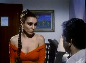 Maria Cardinal nude, Jacaranda Alfaro sexy, Rosario Escobar nude - En un motel nadie duerme (1989)