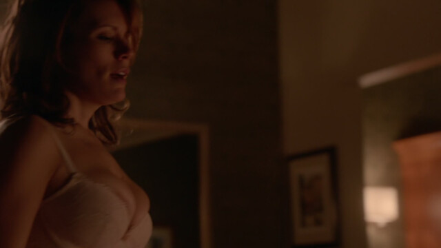 Emily Swallow sexy - How to Get Away with Murder s02e15 (2016)