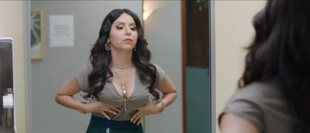 Diana Bovio sexy, Regina Blandon sexy, Gloria Stalina sexy - Mirreyes contra Godinez (2019)