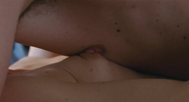 Laetitia Dosch nude - Simple Passion (2020)