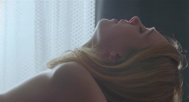 Laetitia Dosch nude - Simple Passion (2020)