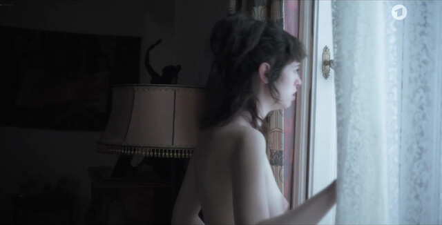 Valerie Stoll nude, Lia von Blarer nude - Eldorado KaDeWe s01e03-6 (2021)