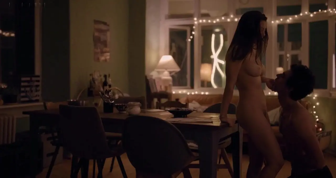 Vivien Konig nude, Mareike Zwahr nude, etc. - Even Closer: Hautnah  s01e01-06 (2021)