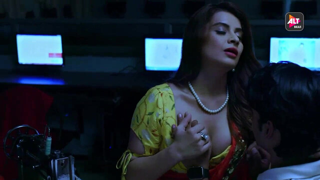 Neelam Bhanushali sexy, Piyali Munshi sexy, Aliya Singh sexy - Gandii Baat s05e01 (2020)