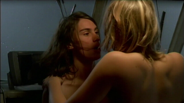 Chelsie Preston Crayford nude - Fog (2007)