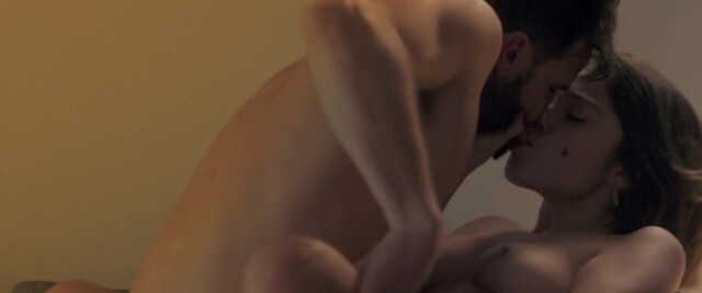 Natalia Tena nude, Bella Camero nude - Sangre (2020)