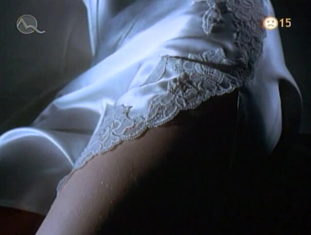 Stefania Rocca sexy - Dracula s01e02 (2002)