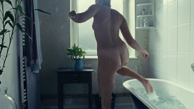 Magdalena Lermer nude – Kreise laufen (2020)