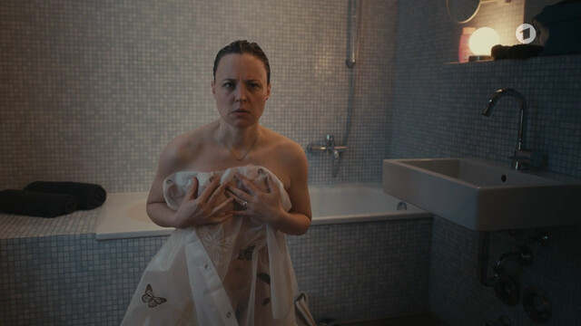 Katja Danowski nude – Rentnercops e64 (2021)