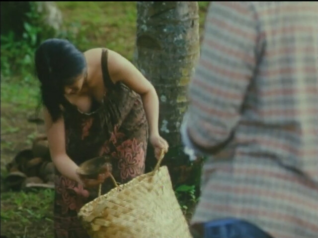 Rica Peralejo nude, Maui Taylor nude – Hibla (2002)