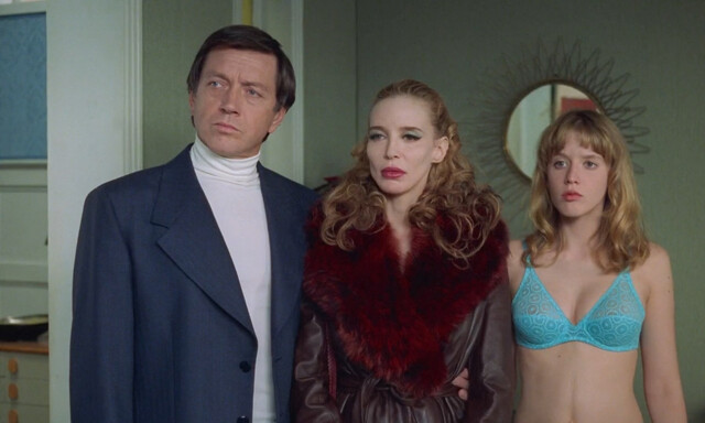 Ludivine Sagnier nude, Anna Levine sexy – Water Drops on Burning Rocks (Gouttes d'eau sur pierres brulantes) (2000)