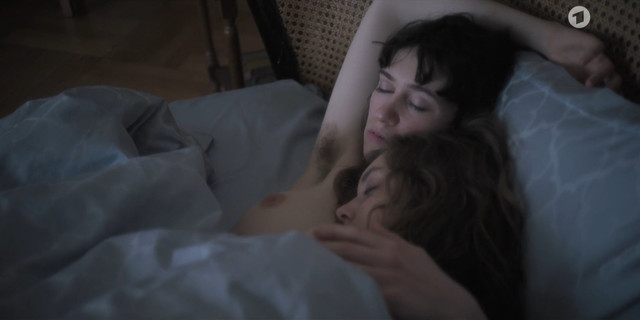 Valerie Stoll nude, Lia von Blarer nude – Eldorado KaDeWe - Jetzt ist unsere Zeit s01e01-06 (2021)