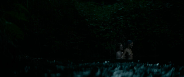 Jasmin Savoy Brown nude, Liv Hewson nude – Yellowjackets s01e06 (2021)