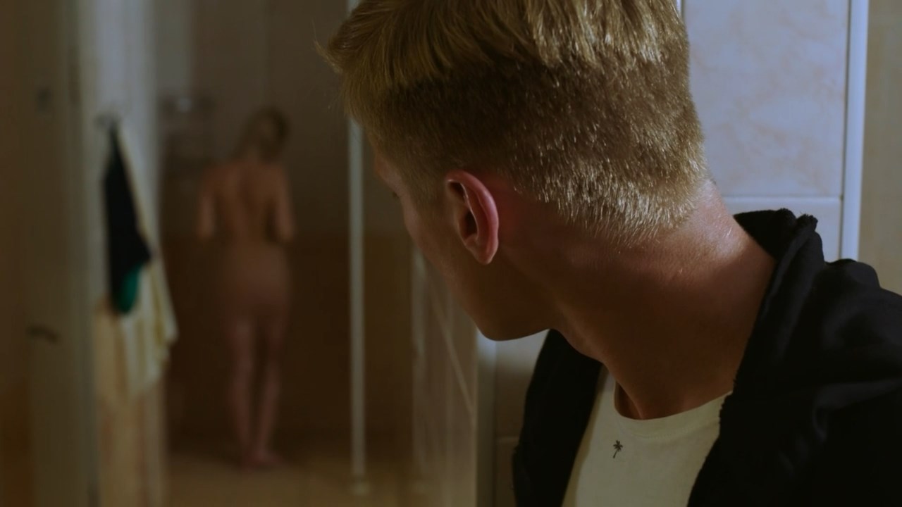 Ekaterina Vilkova sexy, Polina Povtar sexy – Mamy chempionov s01e01e08e10e11e16e18 (2019)